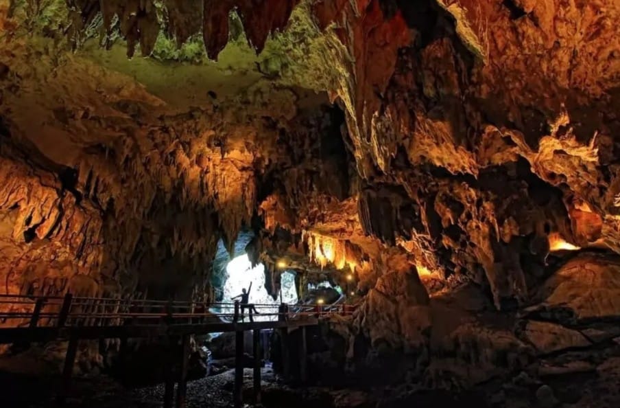 Geopark Bercahaya: Goa Lowo Terapkan Inovasi Teknologi untuk Dongkrak Kunjungan