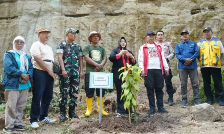 Plt Bupati Ponorogo Bakal Pantau dengan Intens Aktivitas Tambang Agar Alam Kembali Seimbang