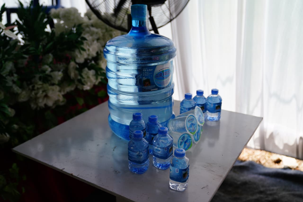 4 Air Minum Dalam Kemasan Bersertifikat SNI di Ponorogo, Terbaru Hadir Air Frezz