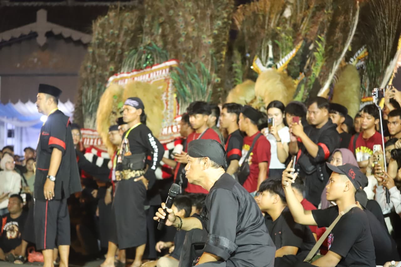 Tadarus Budaya dan Syukuran ICH UNESCO, Ratusan Seniman Reog Meriahkan Malam Budaya di Ponorogo